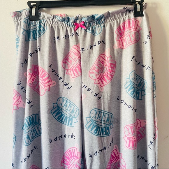 F.R.I.E.N.D.S Pajama Pants Size Large New - Picture 2 of 6